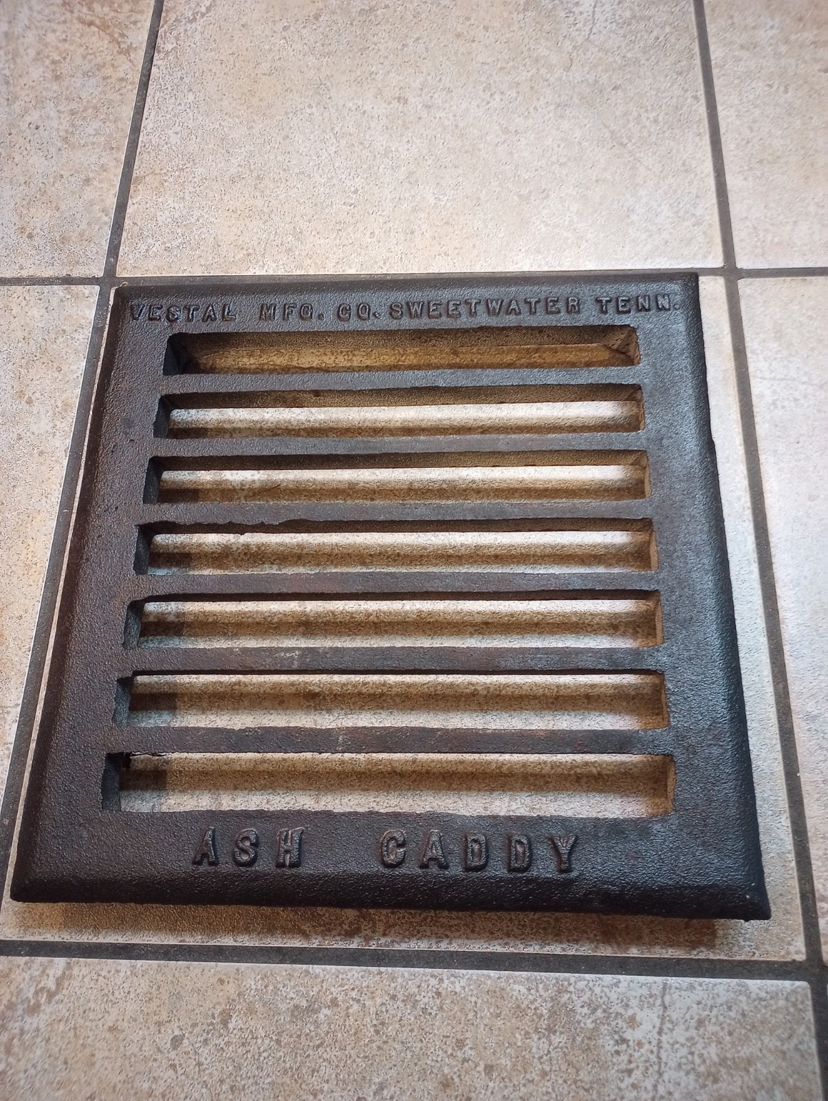 Vestal Ash Caddy Cast Iron Grille for 9 1/2″ x 9 1/2″ Pail