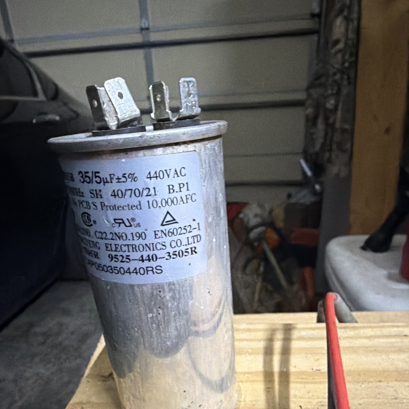 Ducati Dual Run Capacitor 35/5uF 440VAC Model 35/5 µF ±5% MPN 9525-440-3505R