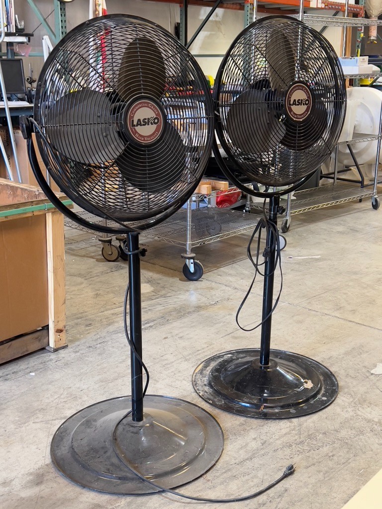 Lot of 2 Lasko Model 2420 Fans 24″ Commercial Grade Pedestal Utility Fan