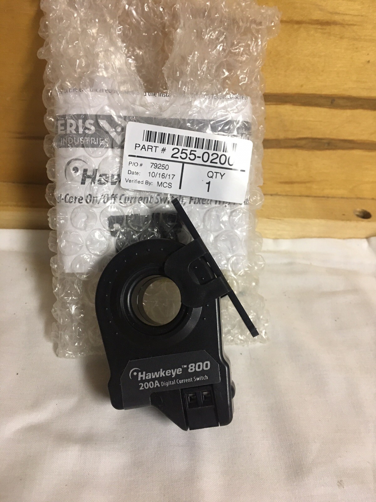 Veris Hawkeye 800 200A Digital Current Switch 1.0A @ 30V Part # 255-0200 050118