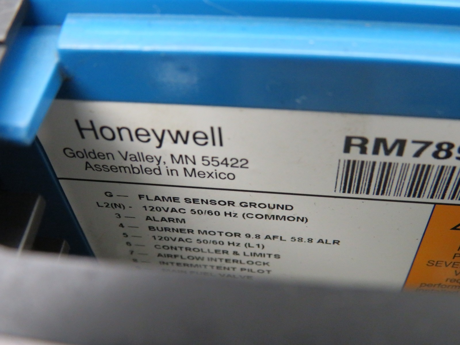 Honeywell RM7895A1014 Burner Control Microprocessor C/W Base HOLE IN BASE USED