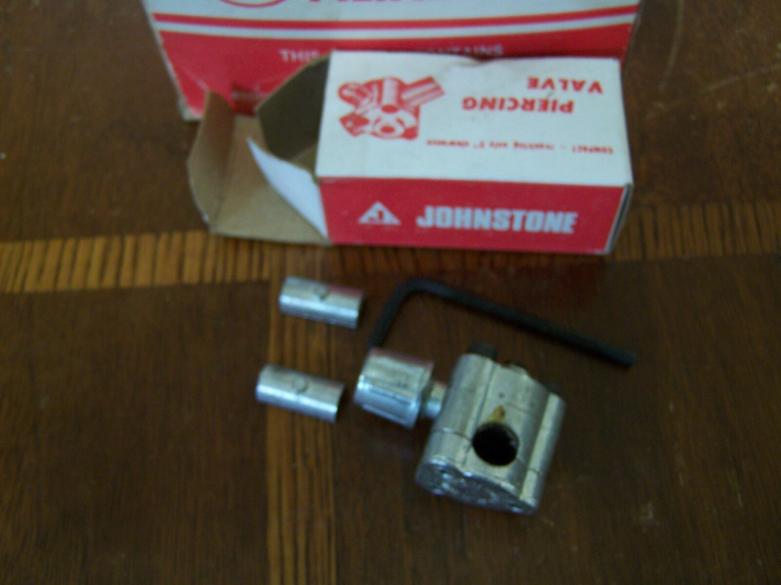 Johnstone Valve. Universal for 1/4 5/16 3/8 tubing. B11-039 Compact. NOS