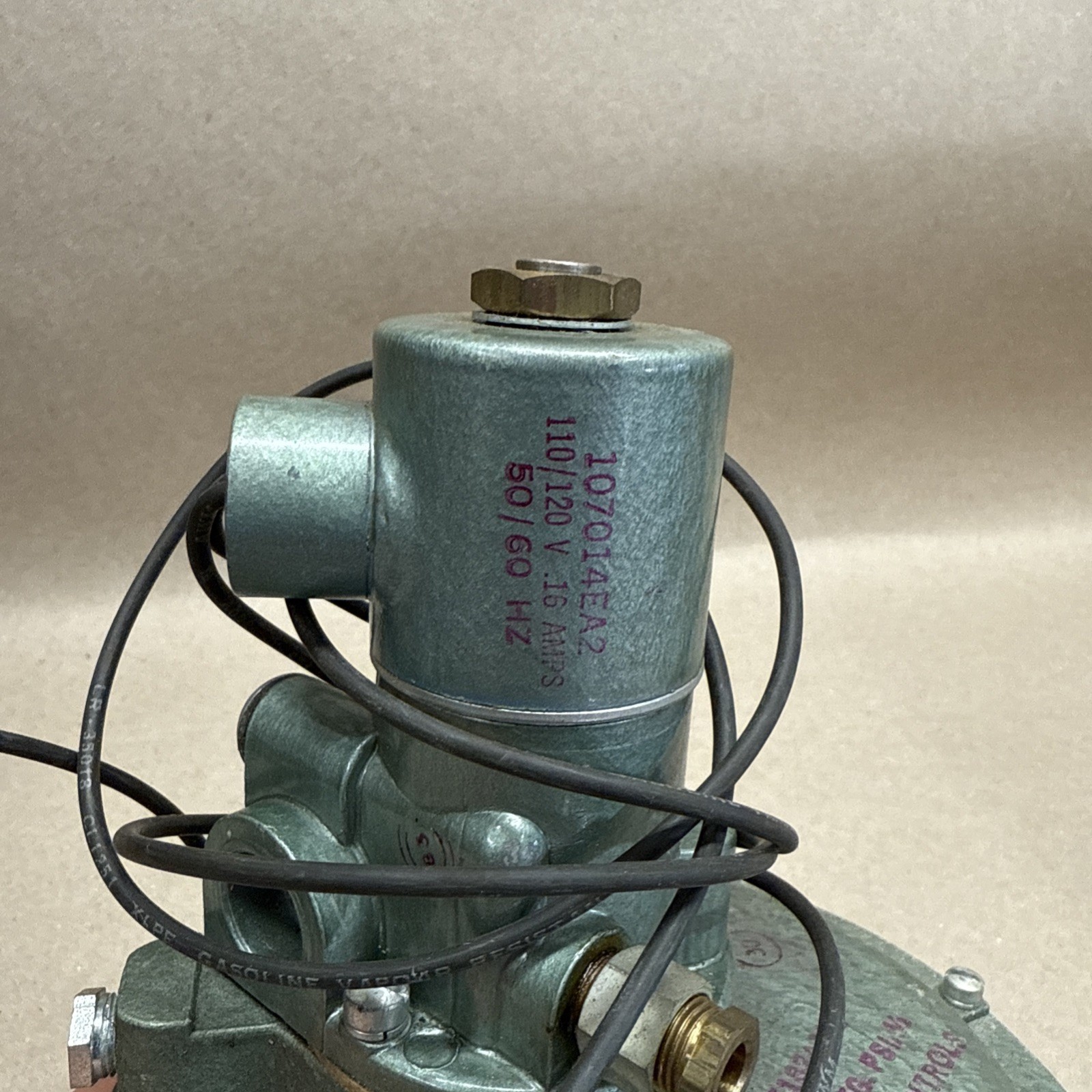 ITT B50DF182A112 Electric Diaphragm 1-1/2″ inch gas valve 110V coil NOS