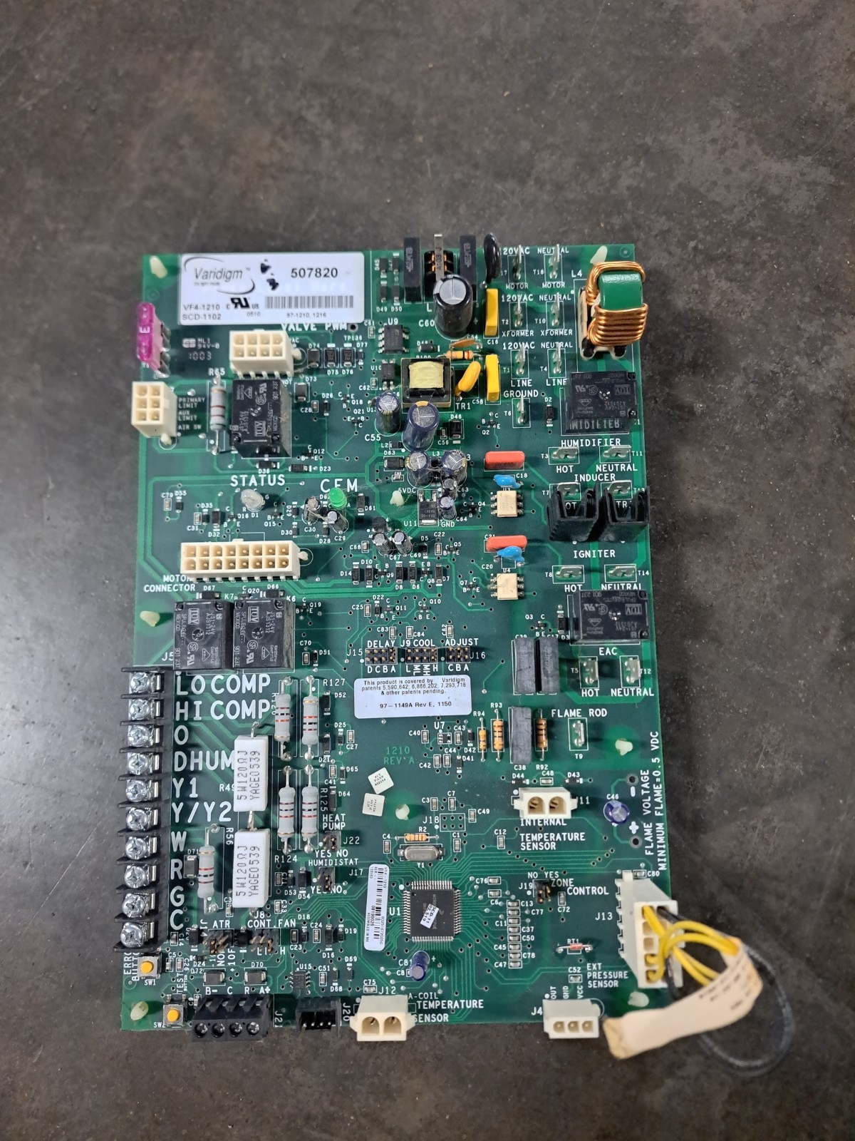 York Luxaire VARIDIGM 507820 Control Circuit Board SCD-1099 VF4-1210