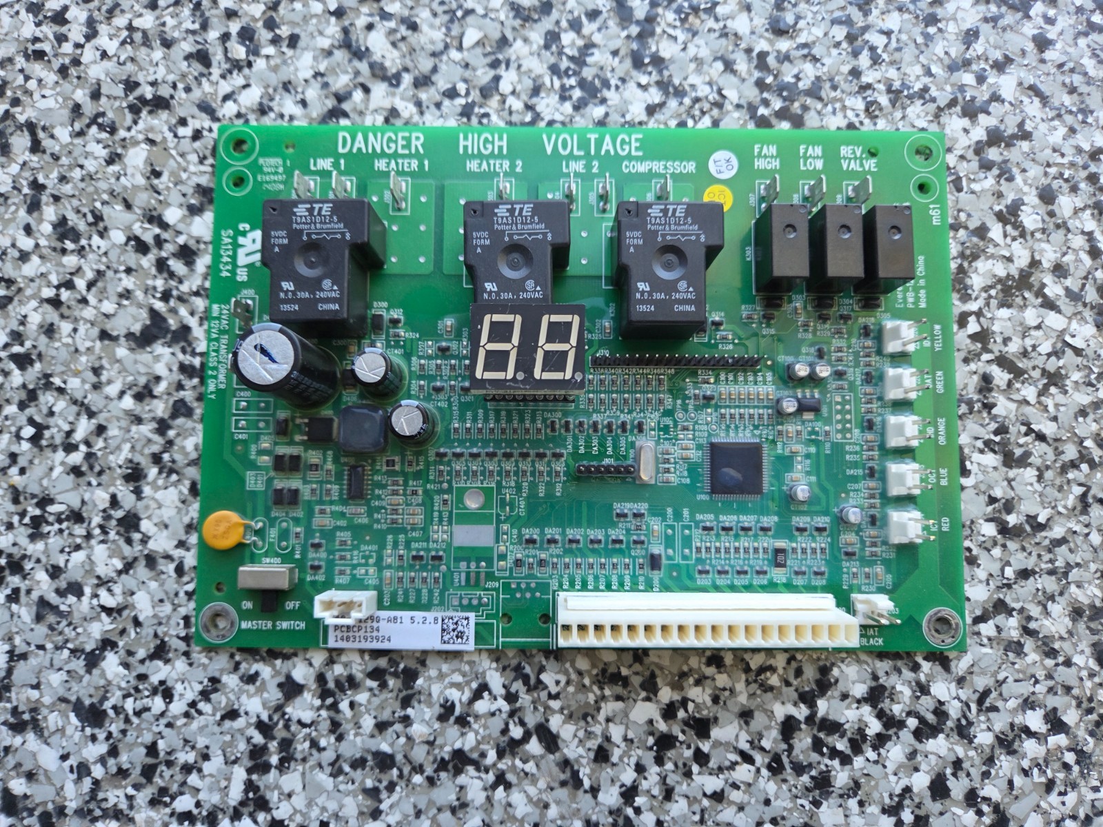 Goodman PCBCP134 40-1129Q-A81 Furnace Control Circuit Board PTAC