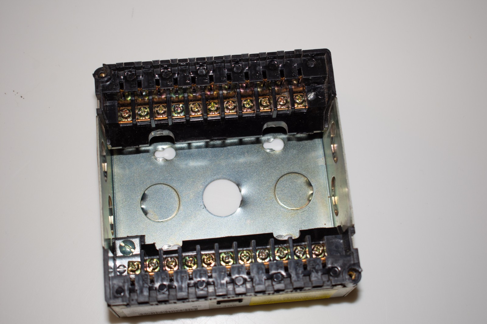 Honeywell RM7890A1015, display, base, flame module, 10900 hours 6-month warranty
