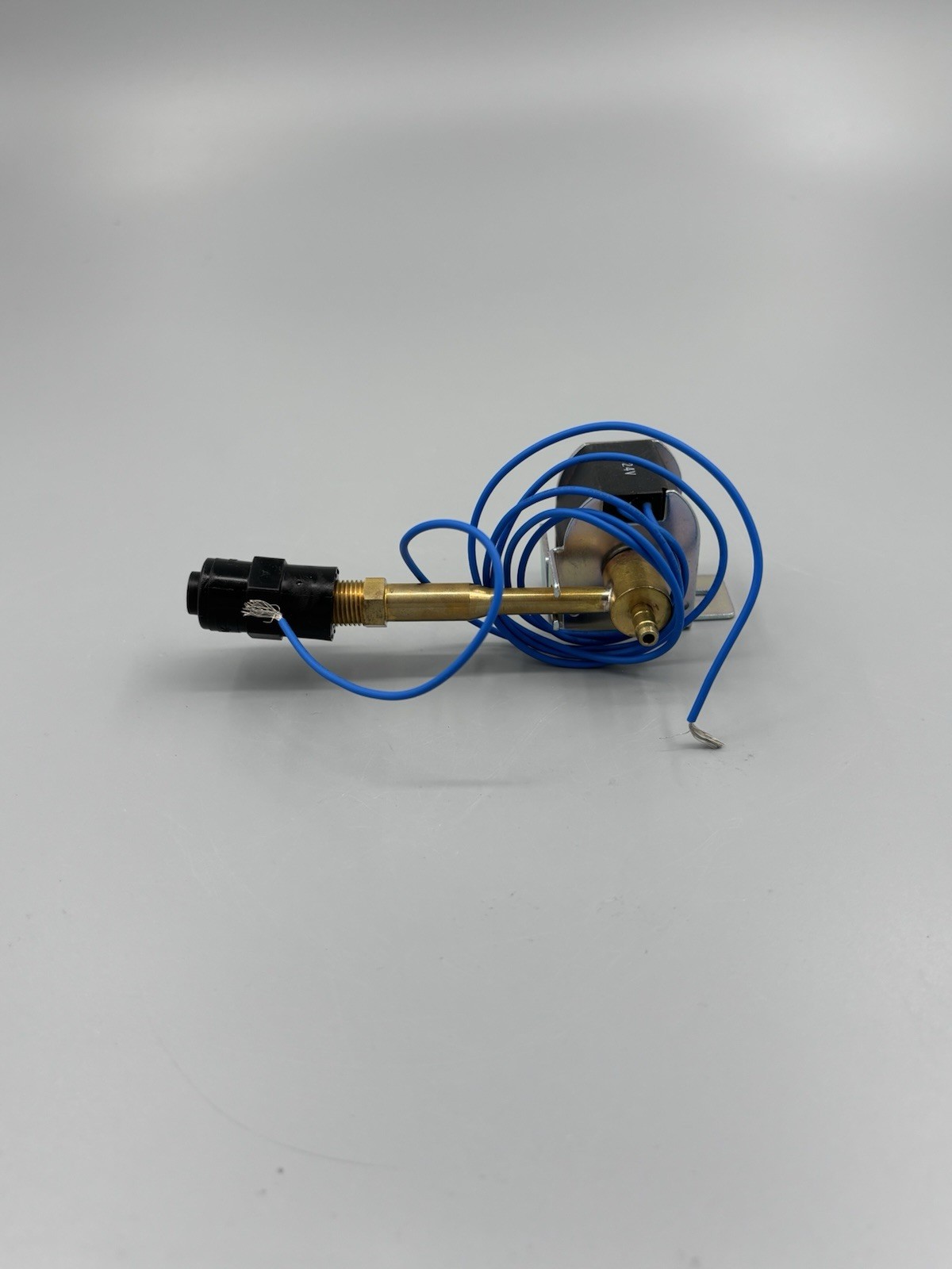 Honeywell 50041883-002 AC Solenoid Valve for HE100 and HE200