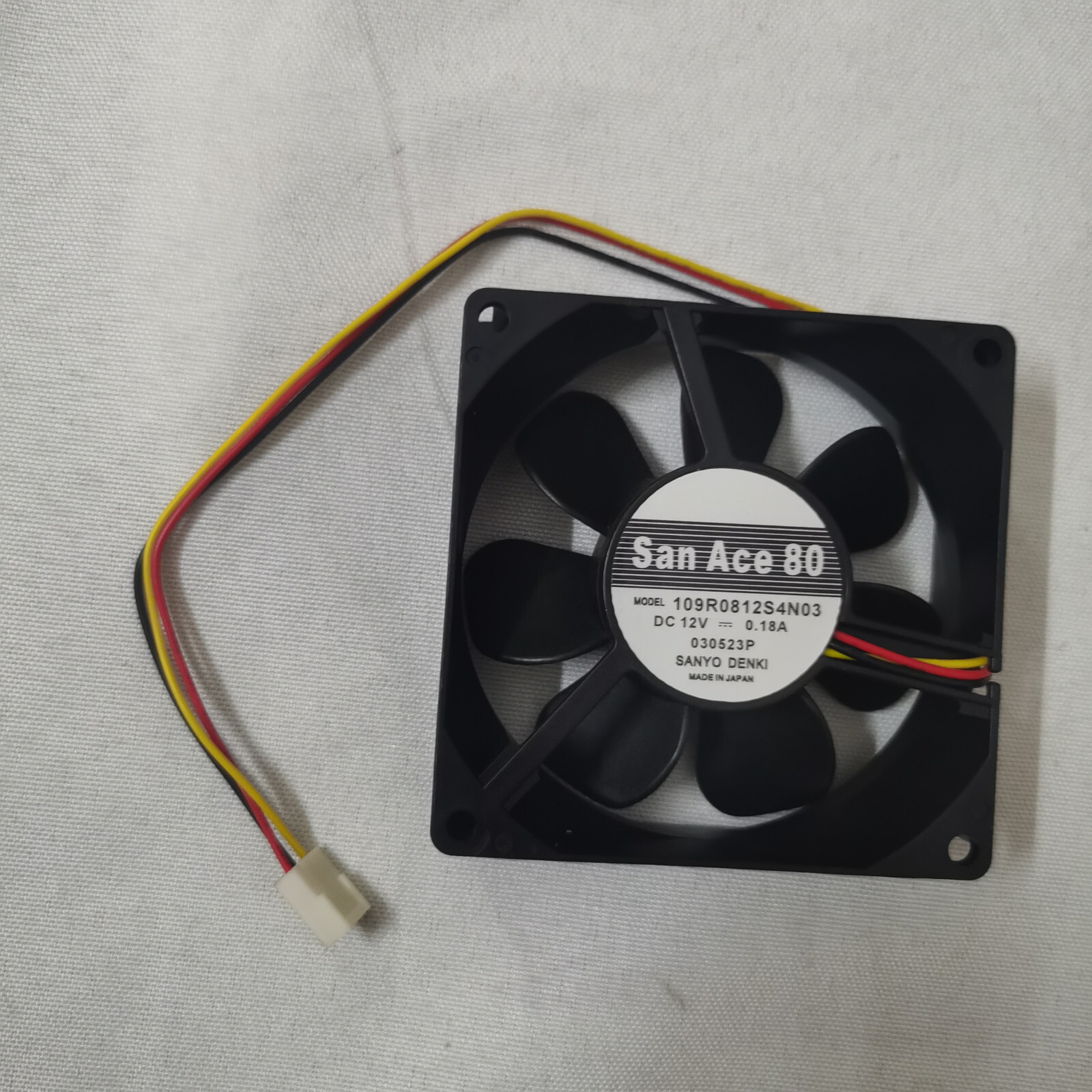 1PC 3 wire fan 8cm fan 109R0812S4N03 8025 12V 0.18A