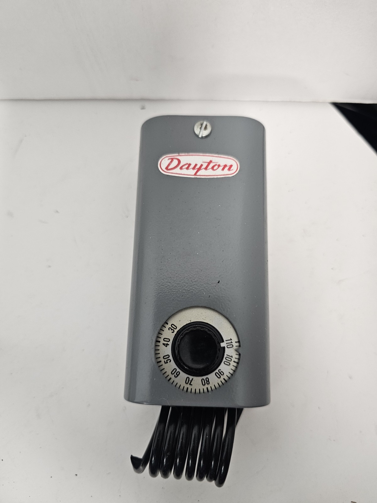 Dayton 2E206; line voltage mechanical thermostat. 24-600vac 30-110F