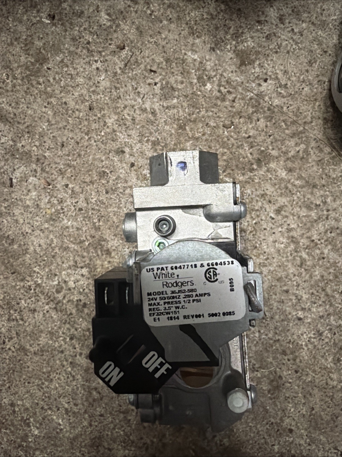 White Rodgers GEMINI 36J52-580 Furnace Gas Valve EF32CW151