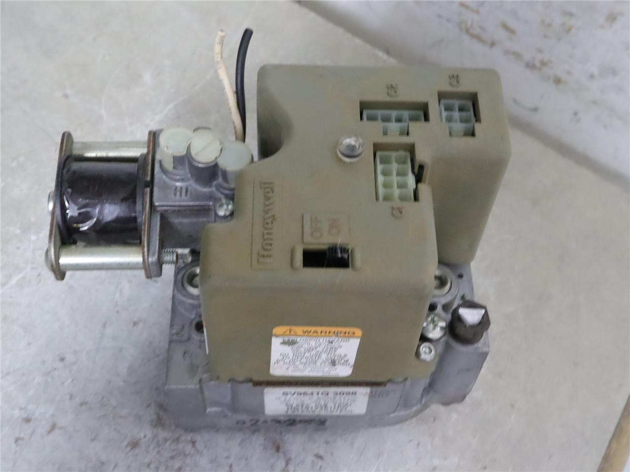 Honeywell SV9541Q3098 SmartValve Furnace 2 Stage Gas Smart Valve HQ1013351HW