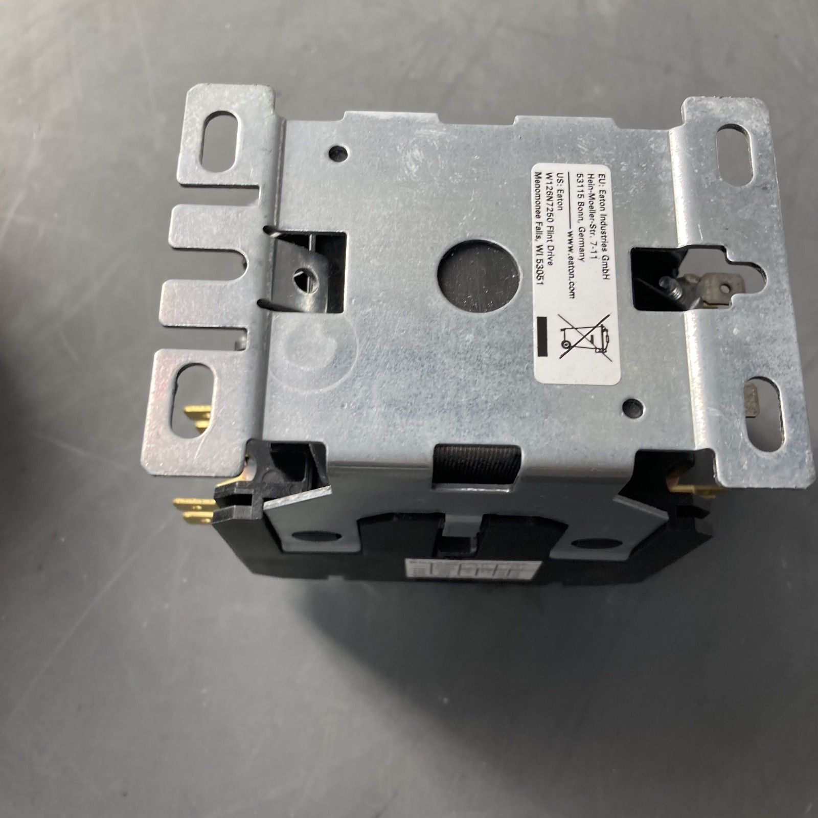 EATON C25FNF360 Cutler Hammer DP Contactor 60 Amp 3 Pole 110/120V Coil