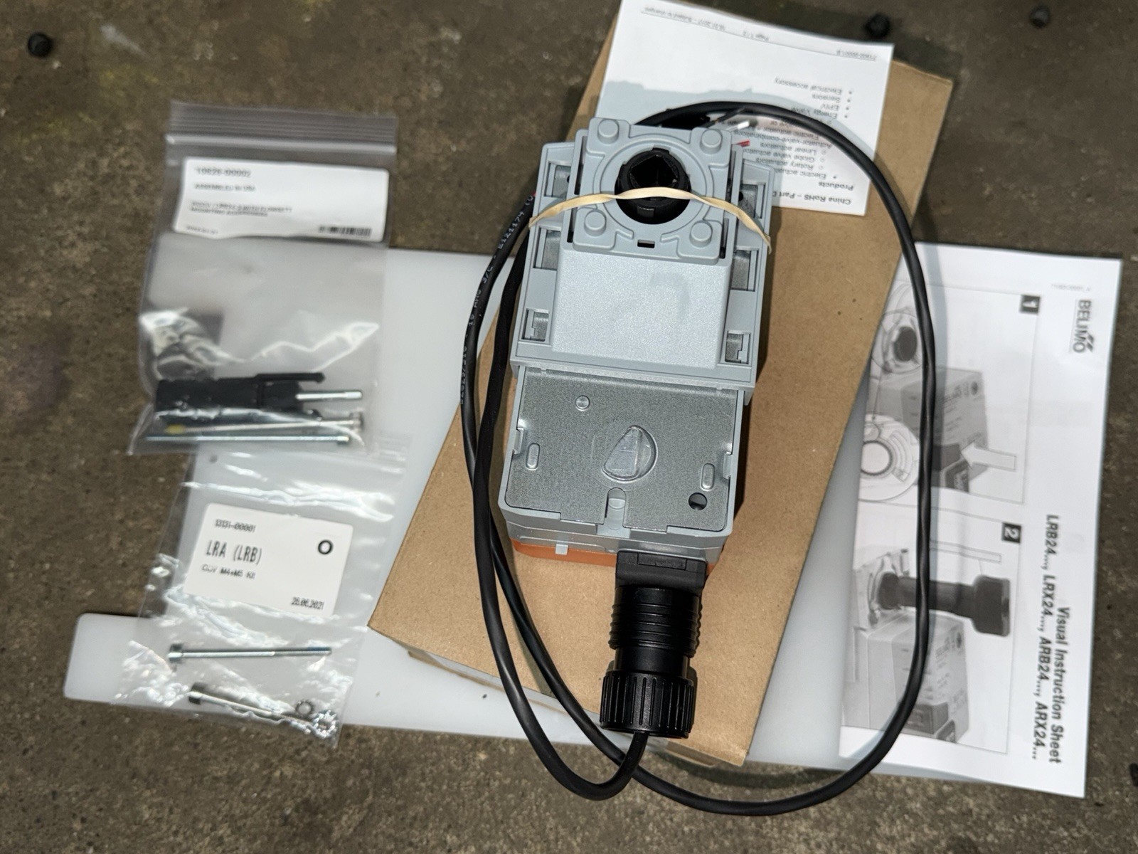 BELIMO LRB24-3 Elect Ball Valve Actuator, 24V AC/DC 40LV92