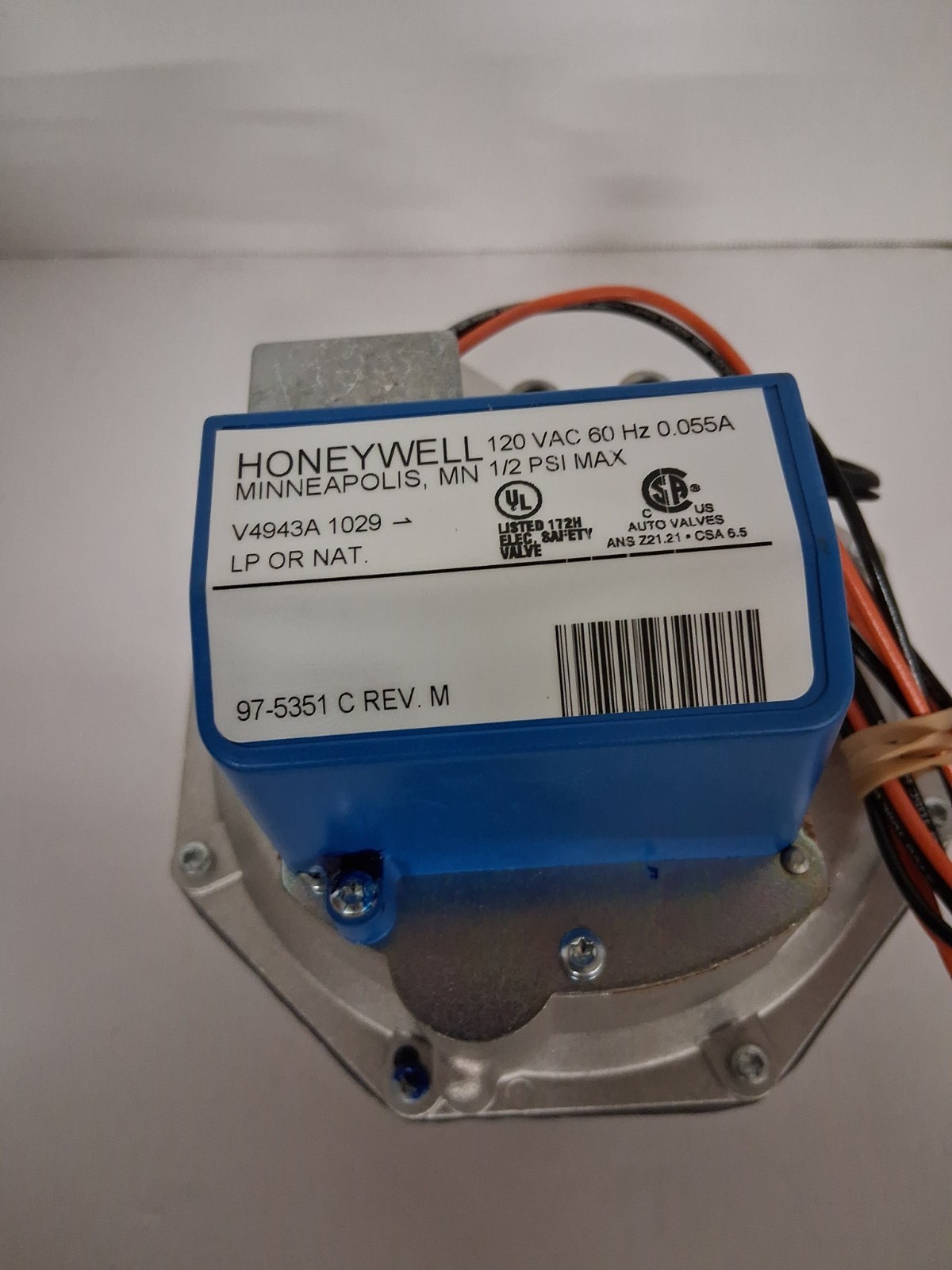 NEW IN BOX! Honeywell 1.25″ DIAPHRAGM 120V, NATURAL OR LP GAS VALVE V4943A 1029