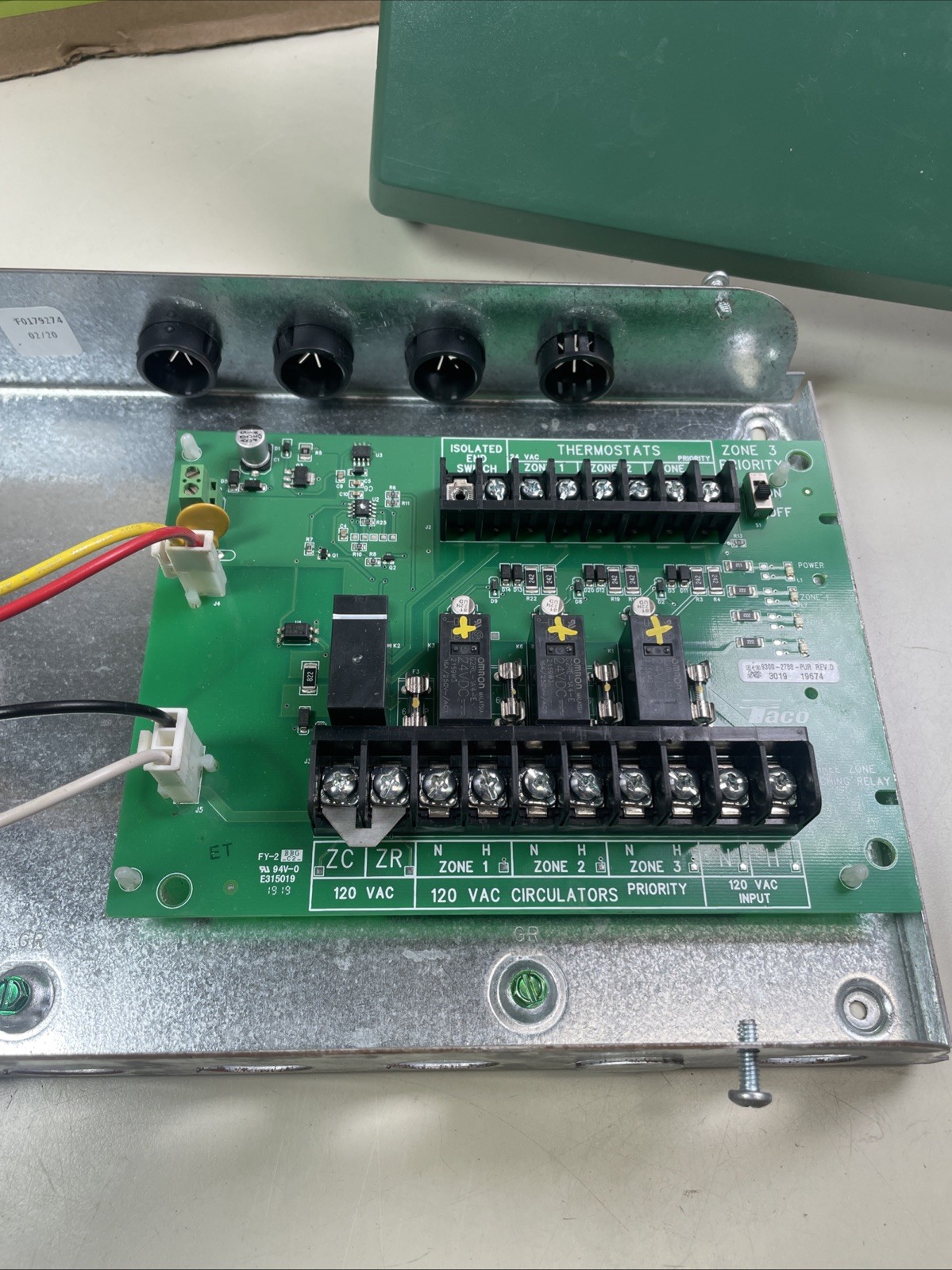 Taco SR503-4 3 Zone Switching Relay Missing 1 Clamp & Several KOs