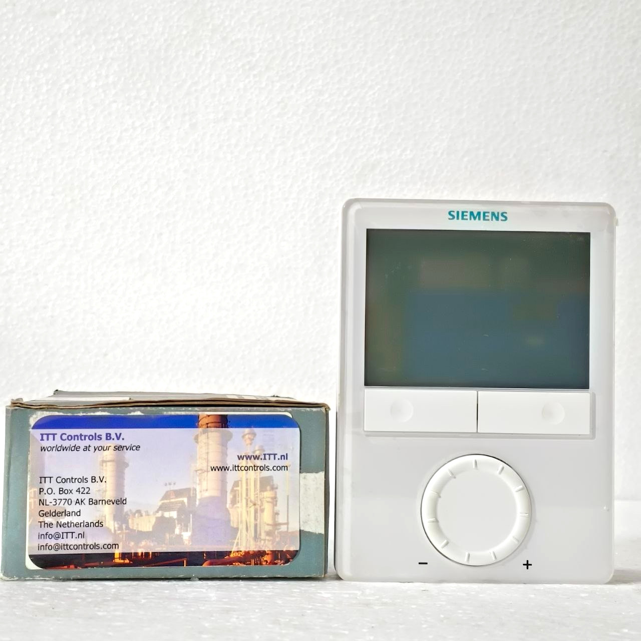 SIEMENS RDG400 ROOM THERMOSTAT AC 24V VAV HEATING & COOLING SYSTEM LCD