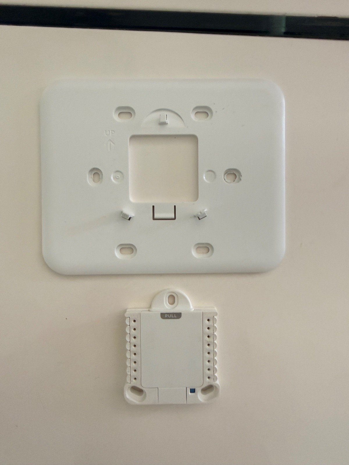 Honeywell PRO TH6100AF2004 T6 Hydronic Programmable Thermostat 5735