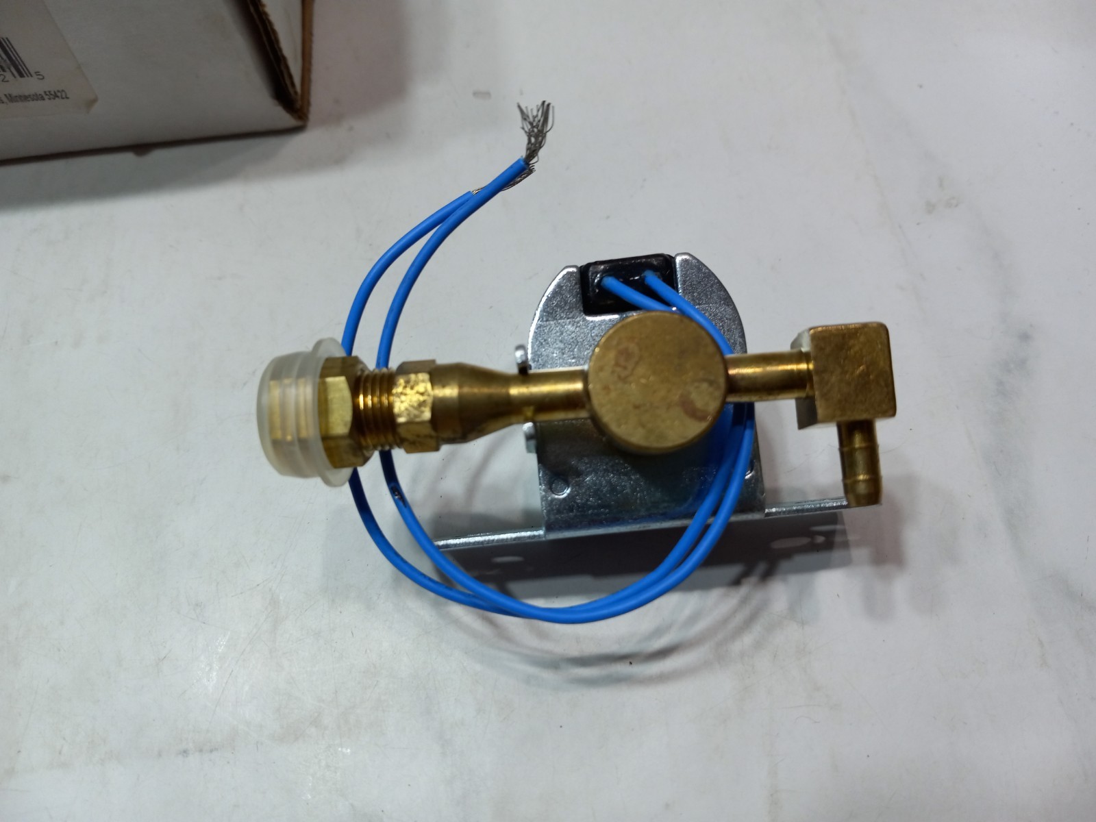 Honeywell 32001639-002 Solenoid Valve HE225 260 265 STRAINER & ORIFICE INCLUDED