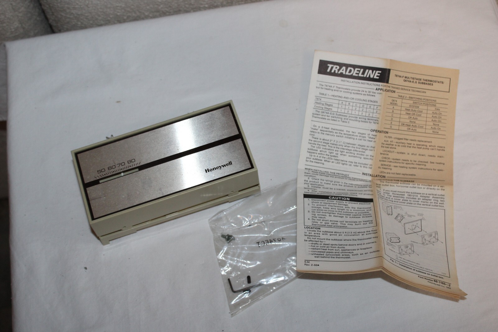 Honeywell T874A1036 Non-Programmable Thermostat Wall-Mounted 30V Max 50-80° F P3