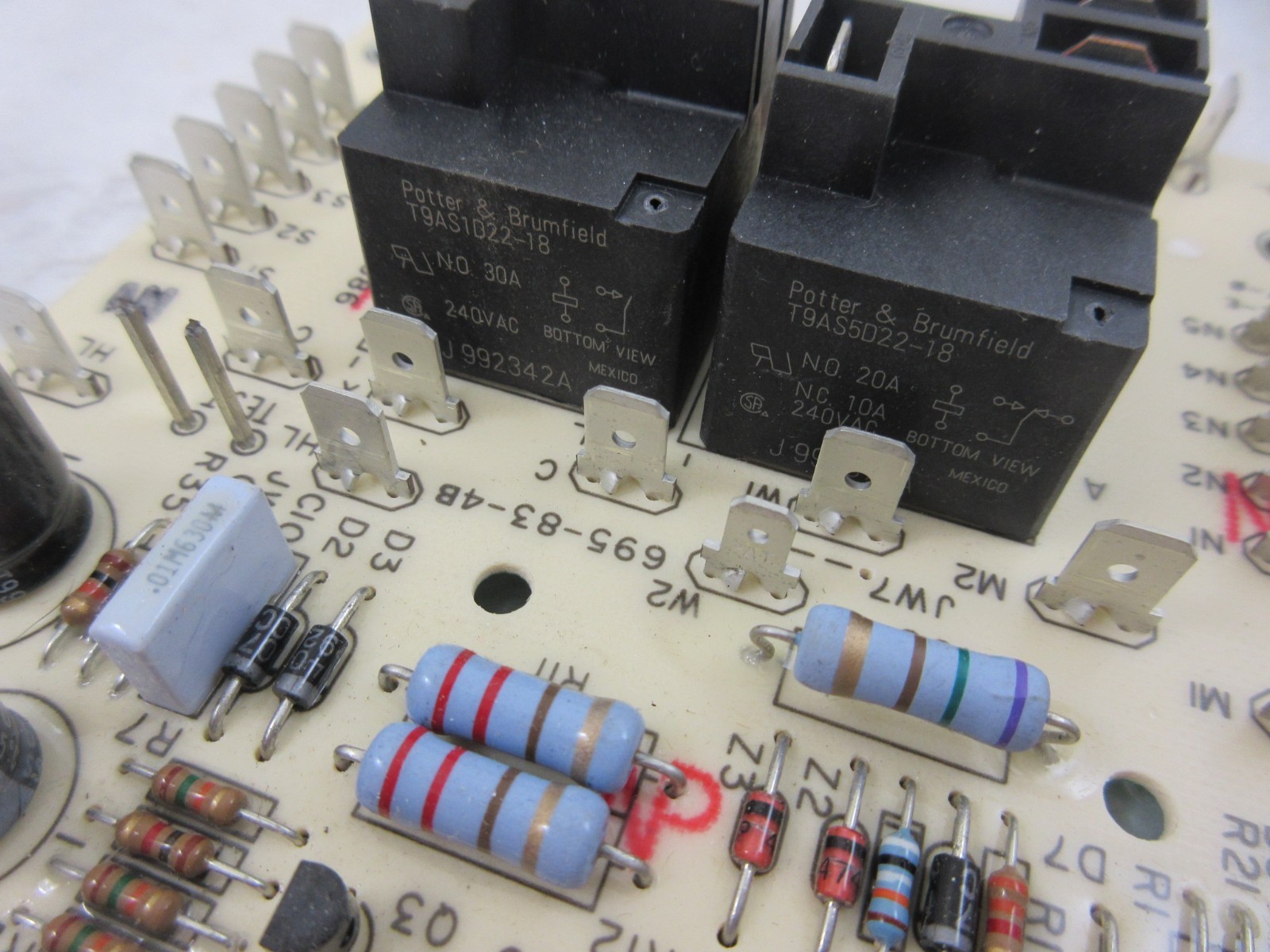 CARRIER BRYANT PAYNE HH84AA017 FURNACE CONTROL BOARD