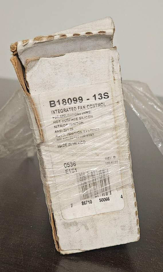 Goodman B18099-13S Furnace Control Board B1809913S OEM White-Rodgers 50T35-743