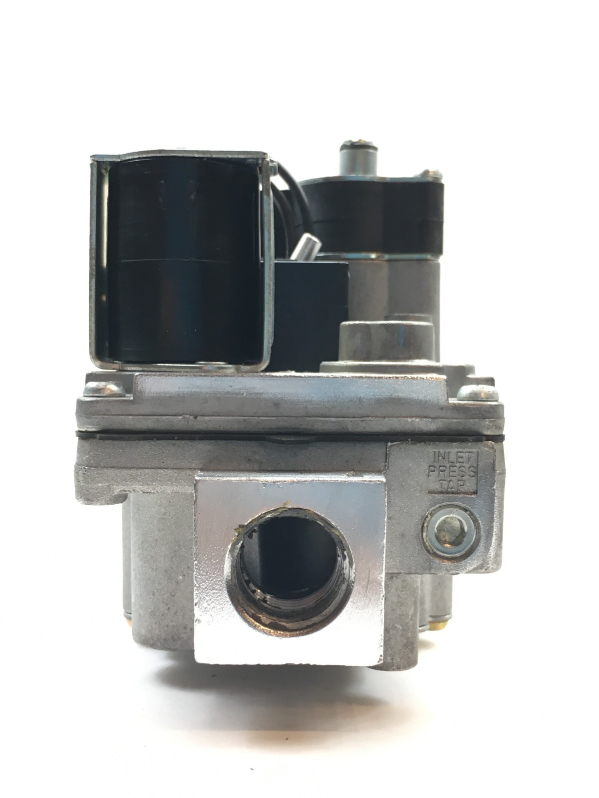 White-Rodgers 36E54 208 Furnace Gas Valve Lennox 12L5701 in/out 1/2″ used #G270A