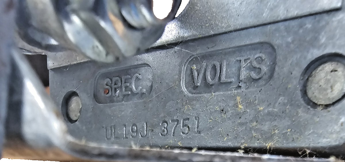 Multiproducts Company 3751 Dampr Actuator Motor 120/240 CW 2RPM