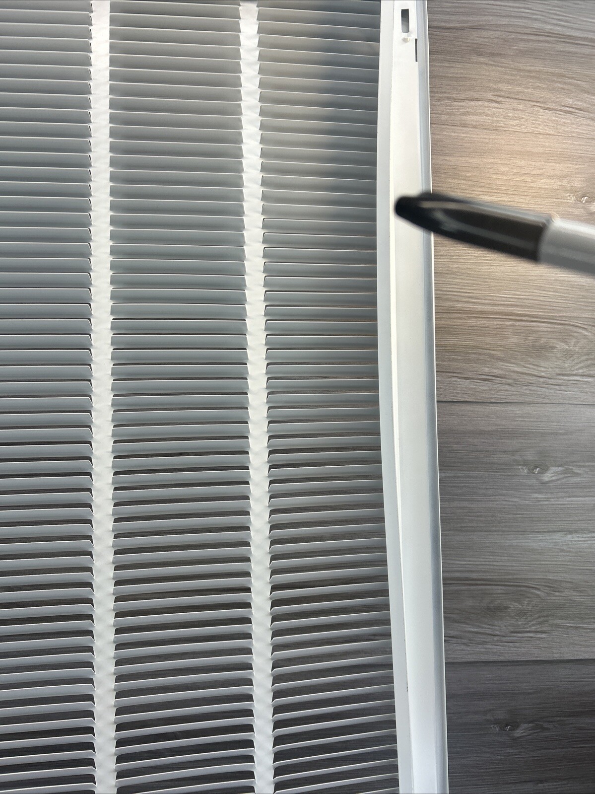 25 in. x 36 in. Hinged Steel Return Air Filter Grille in White ** Damaged