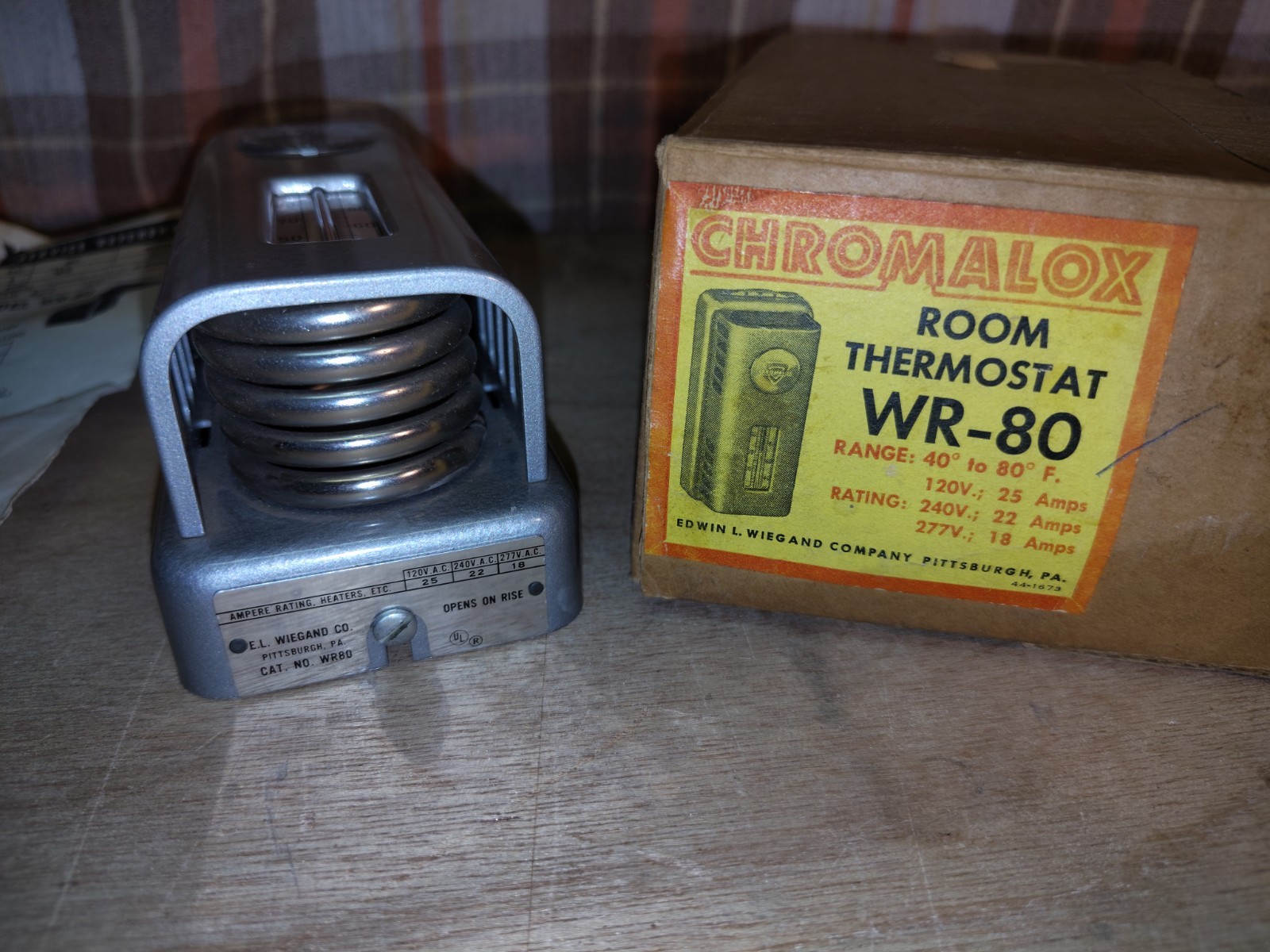Chromalox WR80 Room Thermostat 25A 40F to 80F 120/277V