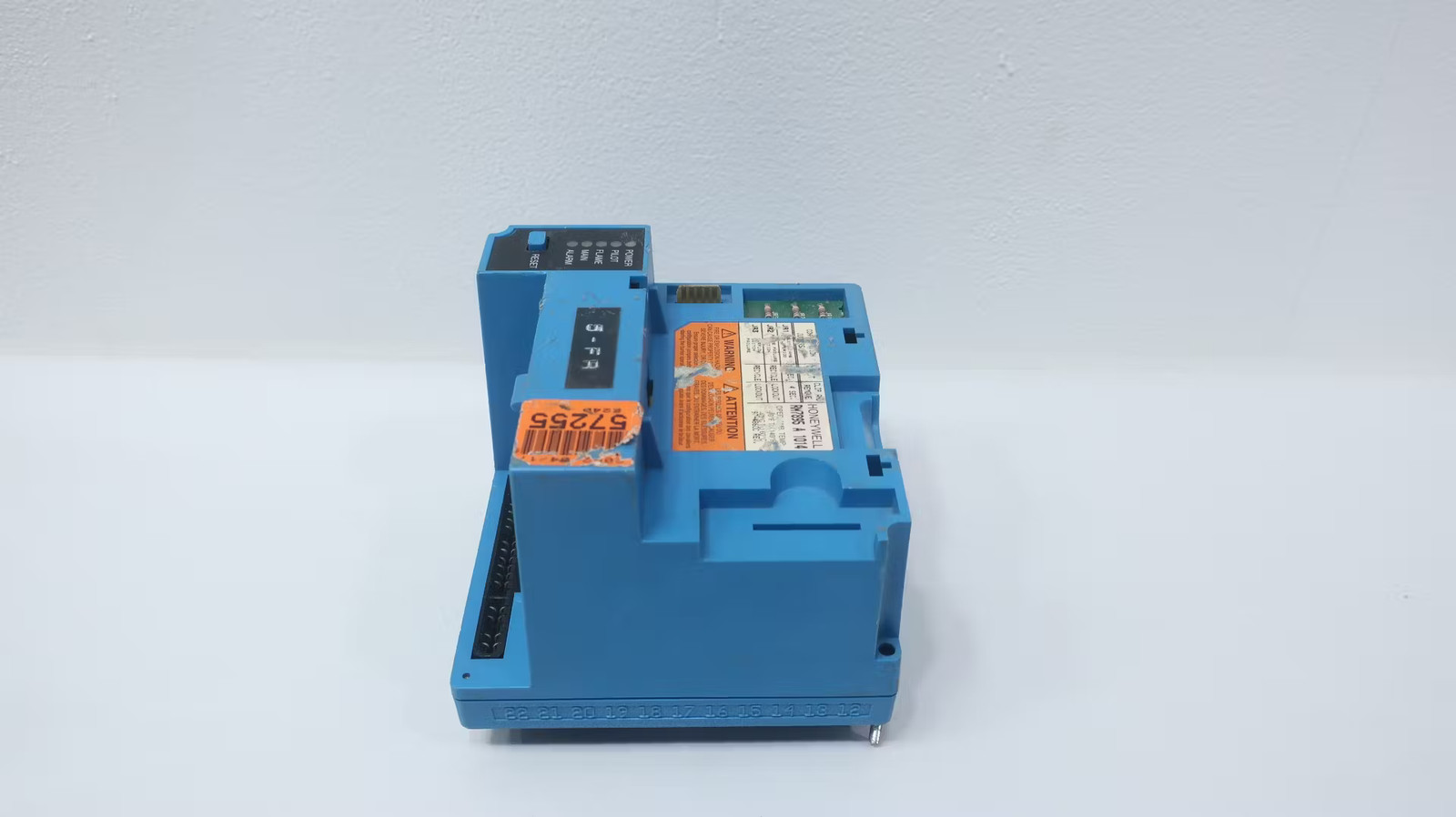 Honeywell RM7895 A 1014 Burner Control Module 120v-ac -40f-140f
