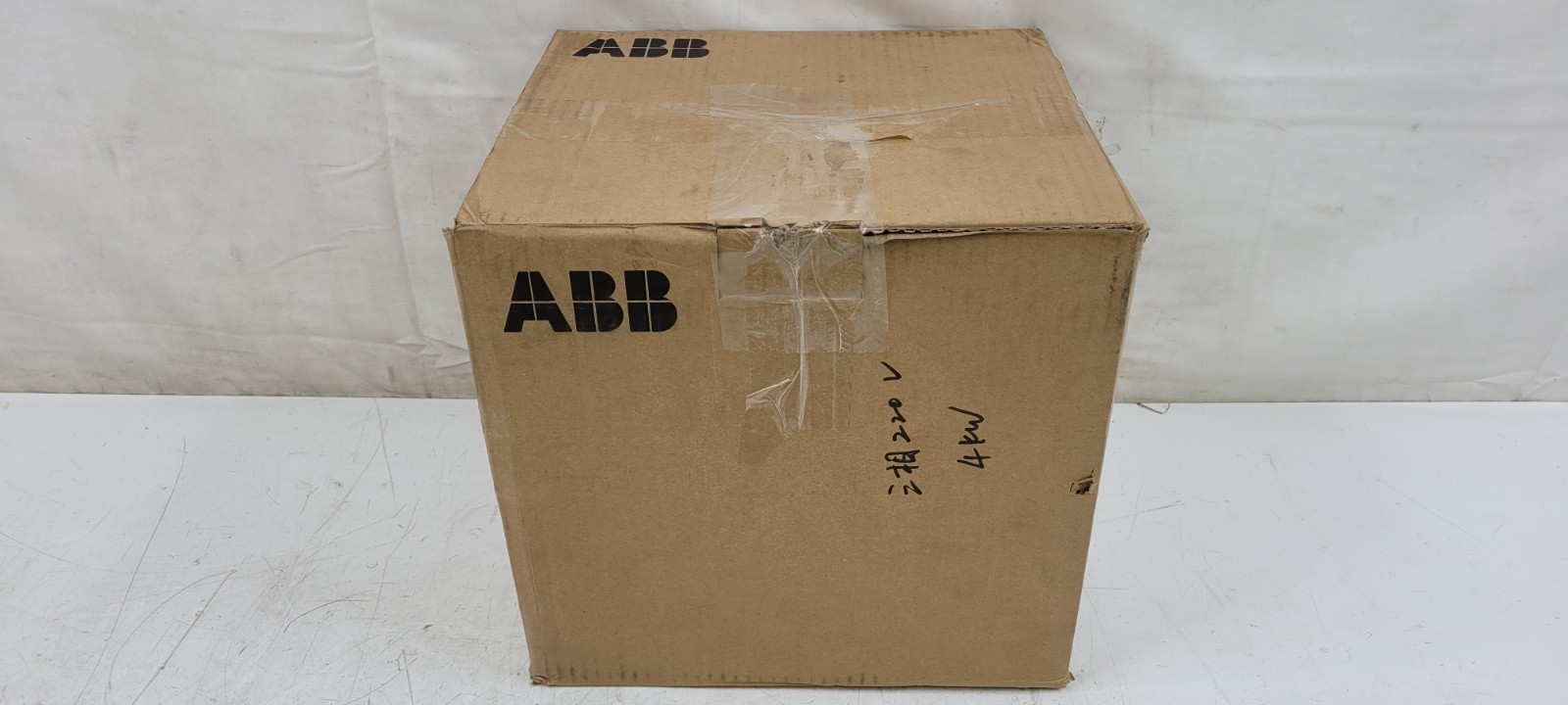 ABB ACS180-04S-25A0-2 AC Drive 7.5HP 240V 3-Phase Wall Mount IP20 NEW