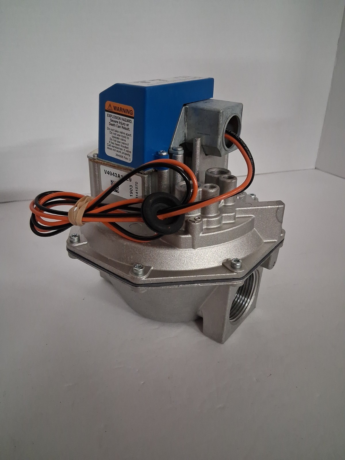 NEW IN BOX! Honeywell 1.25″ DIAPHRAGM 120V, NATURAL OR LP GAS VALVE V4943A 1029