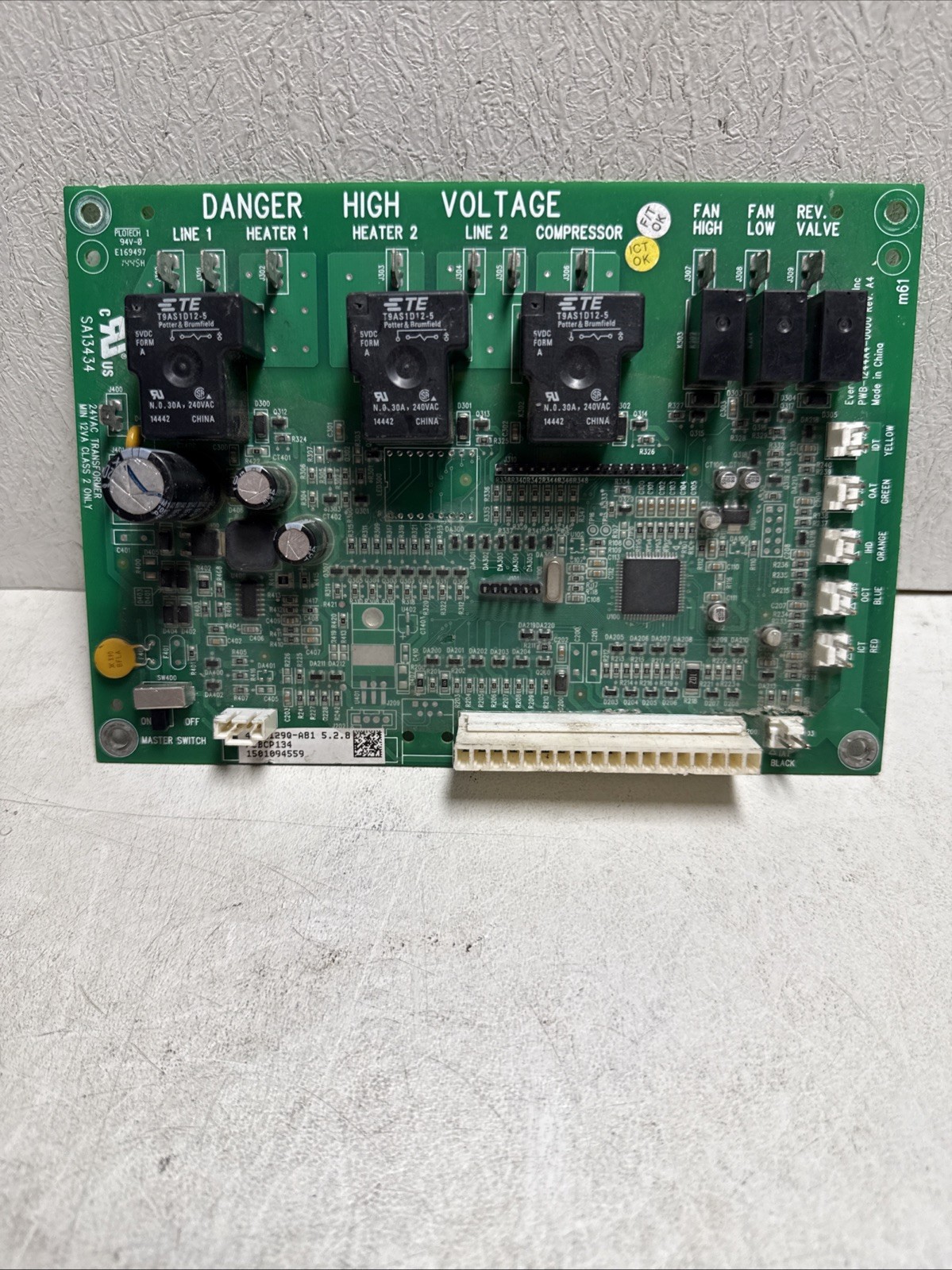 Goodman PCBCP134 40-1129Q-A81 Furnace Control Circuit Board PTAC