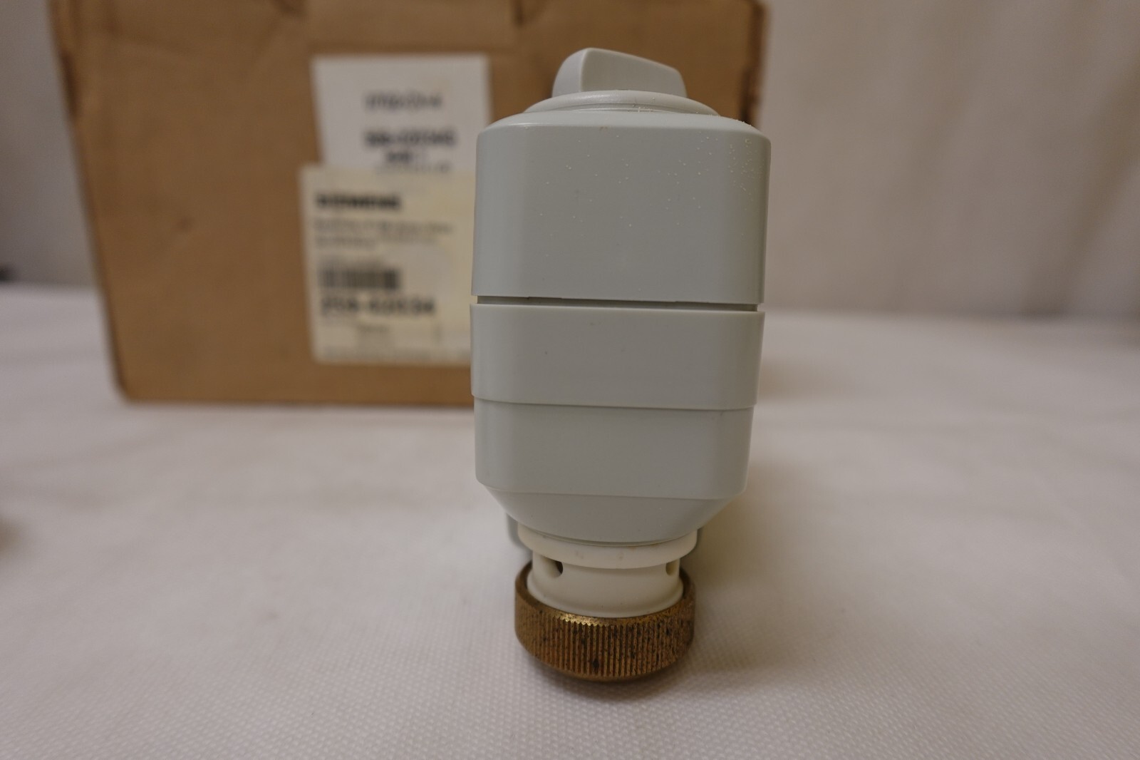 Siemens 259-02034 / 030724 VF599 Series Threaded Globe Valve – 1/2 In – 24VAC