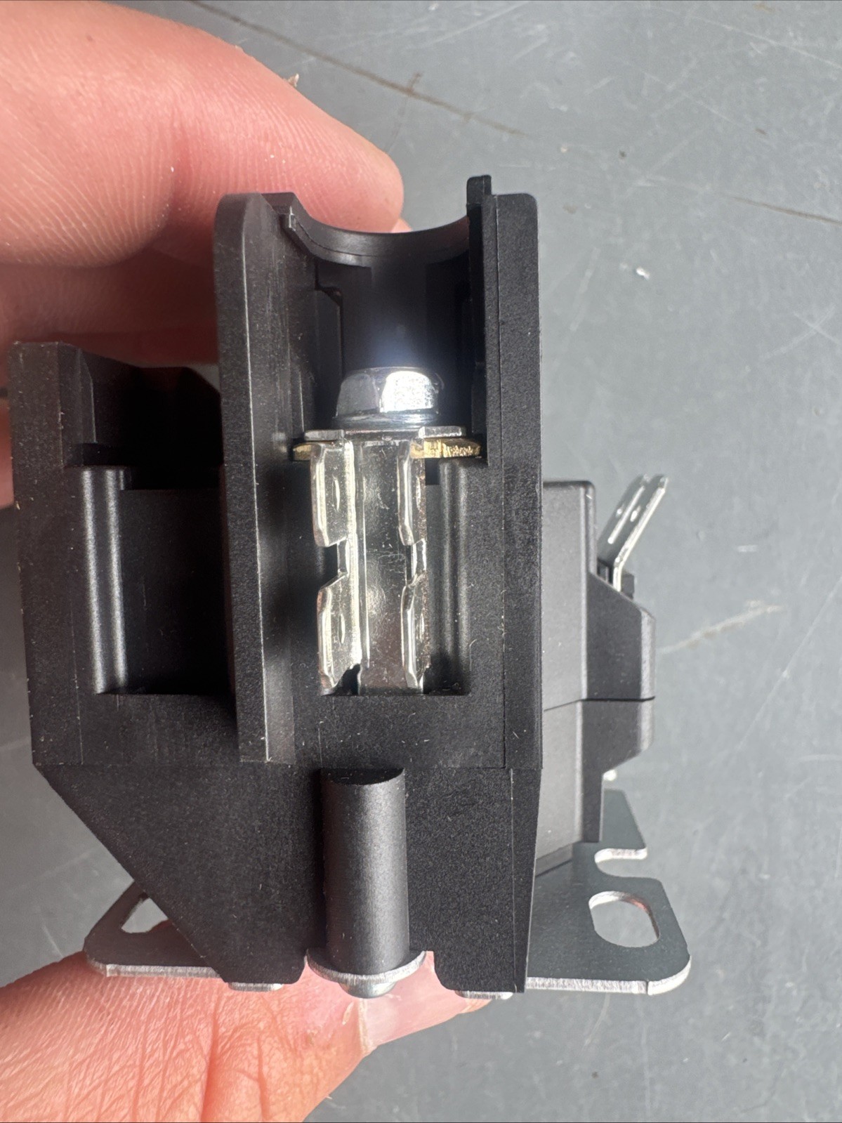 C25ANB130A Eaton / Cutler Hammer Contactor – 30 Amp / 1 Pole / 110/120V Coil