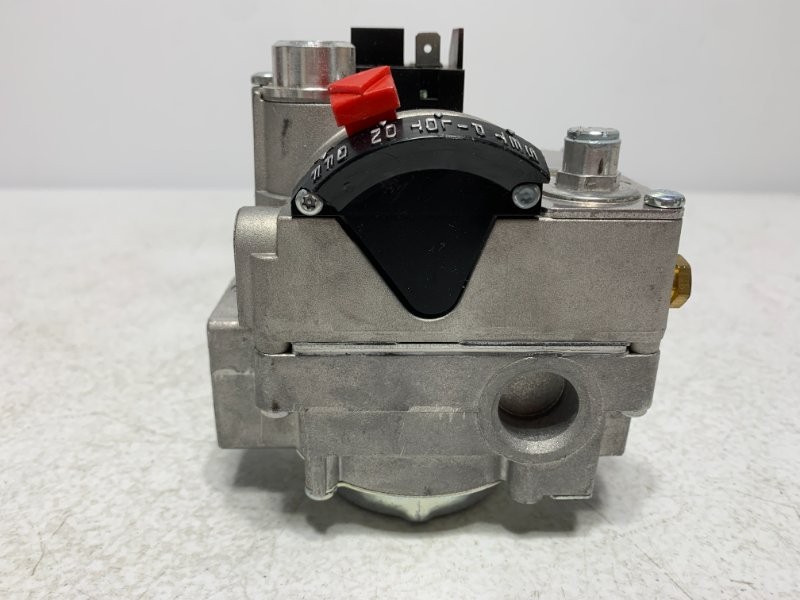 Robertshaw 720-400 Gas Valve 24V 150000 BTU 1/2″ x 3/4″