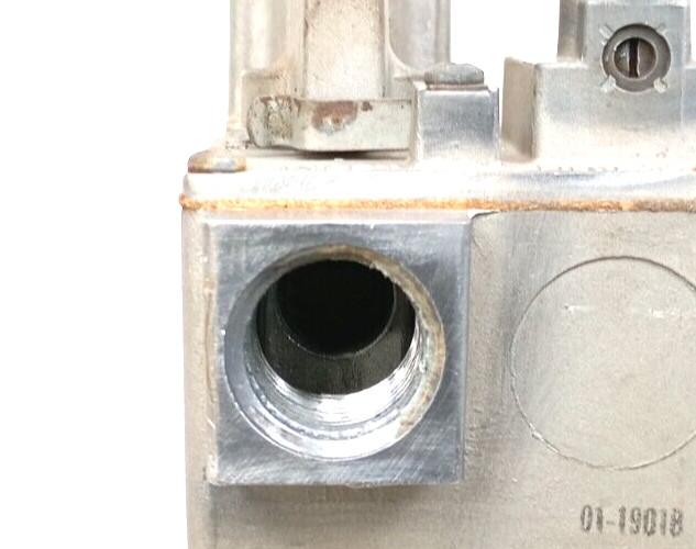 ALPHA-TAFCO TF-555 01-19018 Gas Valve 25V .45 A 1/2 PSI in out 1/2″ used #G173A