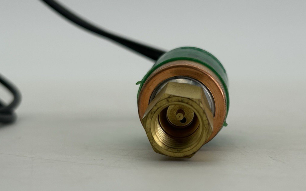 Trane CNT03159 High Pressure Switch 250/400psi 120/240V Saginomiya ACB-2UB243W