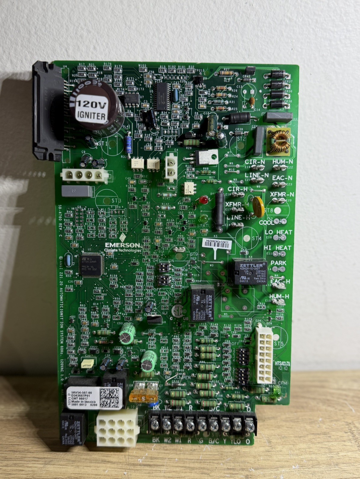 Emerson 50V54-507-90 Furnace Control Board TRANE D343687P01 CNT06017