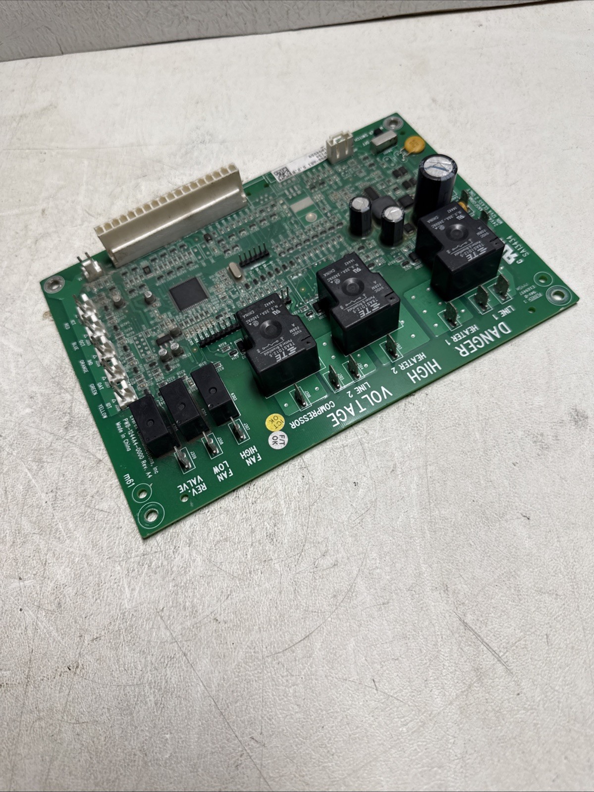 Goodman PCBCP134 40-1129Q-A81 Furnace Control Circuit Board PTAC