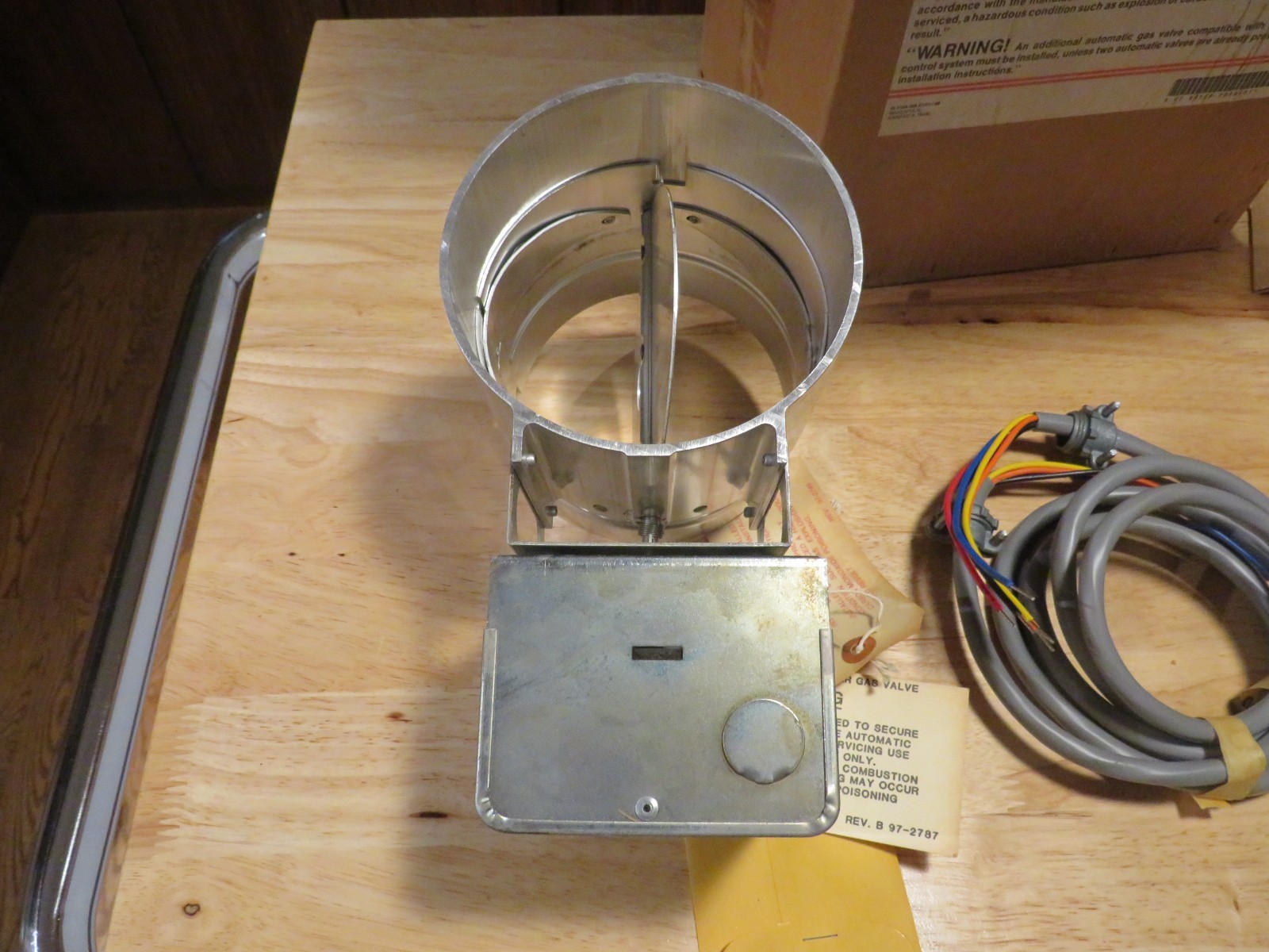 Honeywell D80B 1011 New 5″ 24V AUTOMATIC ROUND DAMPER NOS NEW! LOOK!