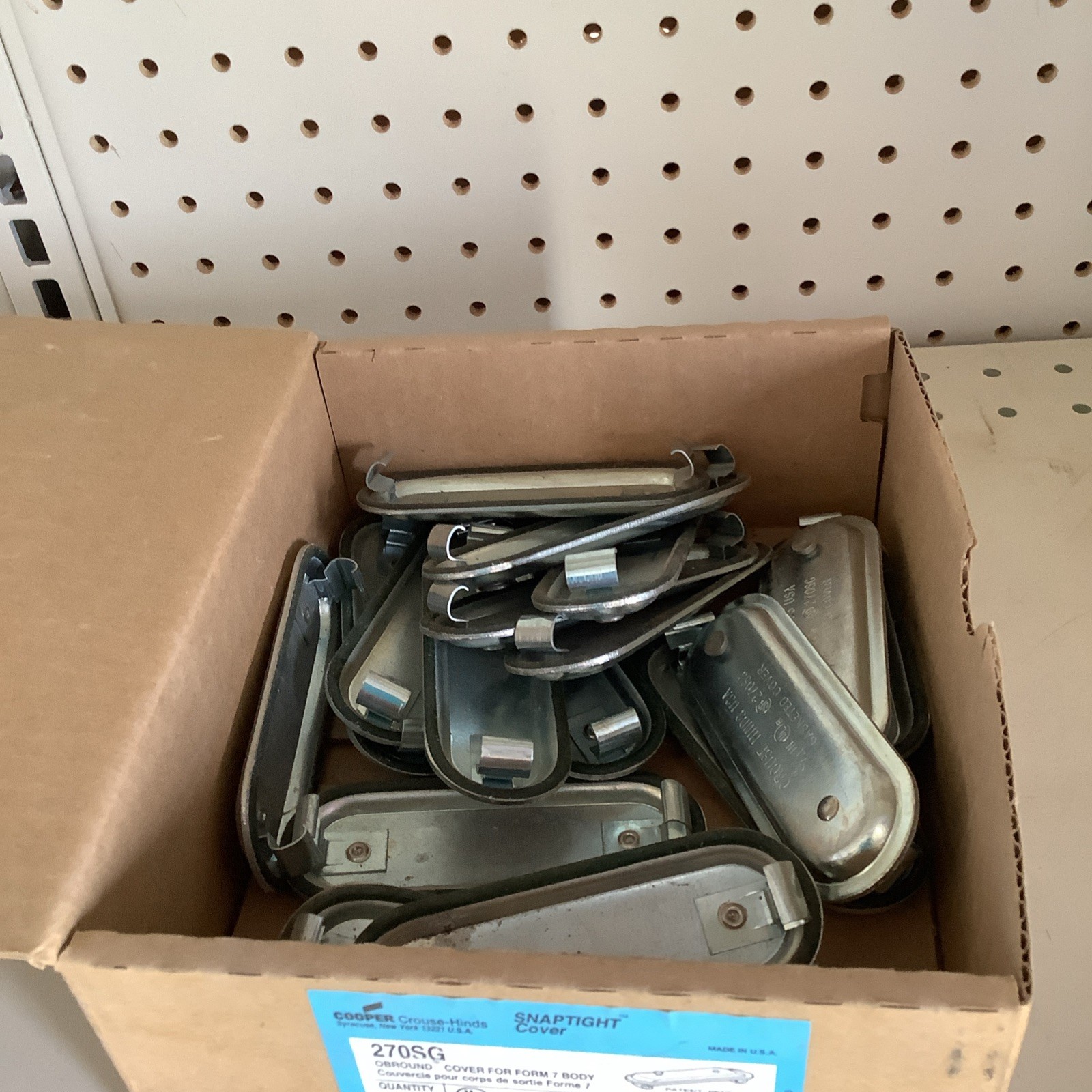 New – Crouse Hinds 270SG 3/4″ CND Body Cover – Box of 18 sold as one
