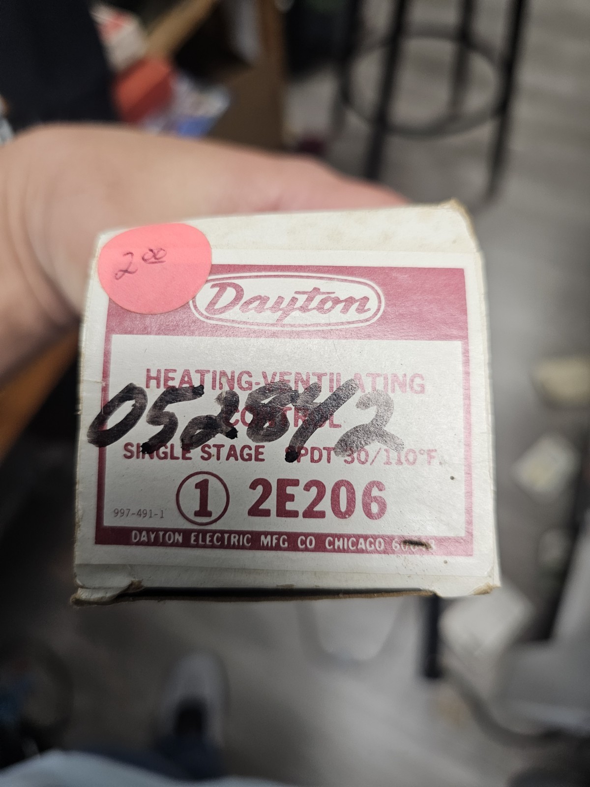 Dayton 2E206; line voltage mechanical thermostat. 24-600vac 30-110F