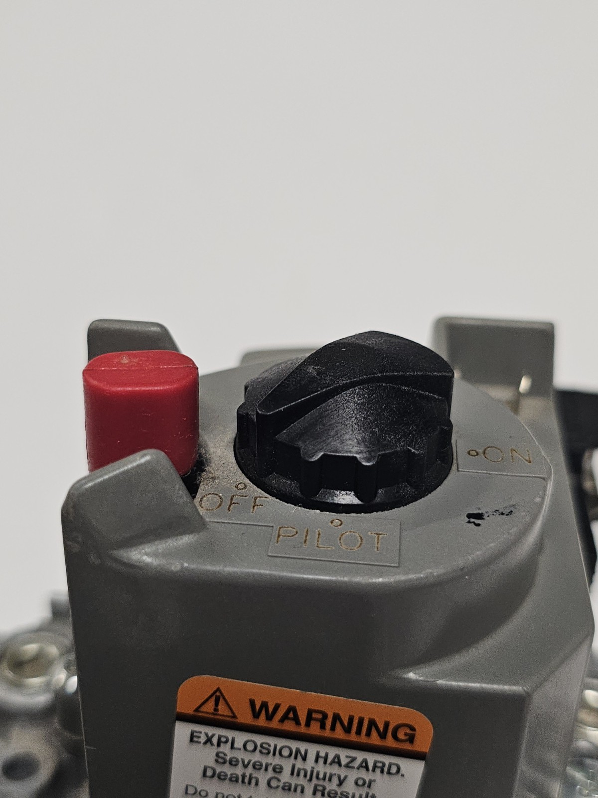 Honeywell VR8200A2132 1/2in Standard Opening Pilot Gas Valve #GV002