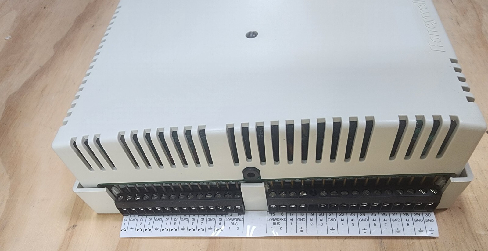 Honeywell Excel 15 W7760C2017 LON Unit Controller with Subbase