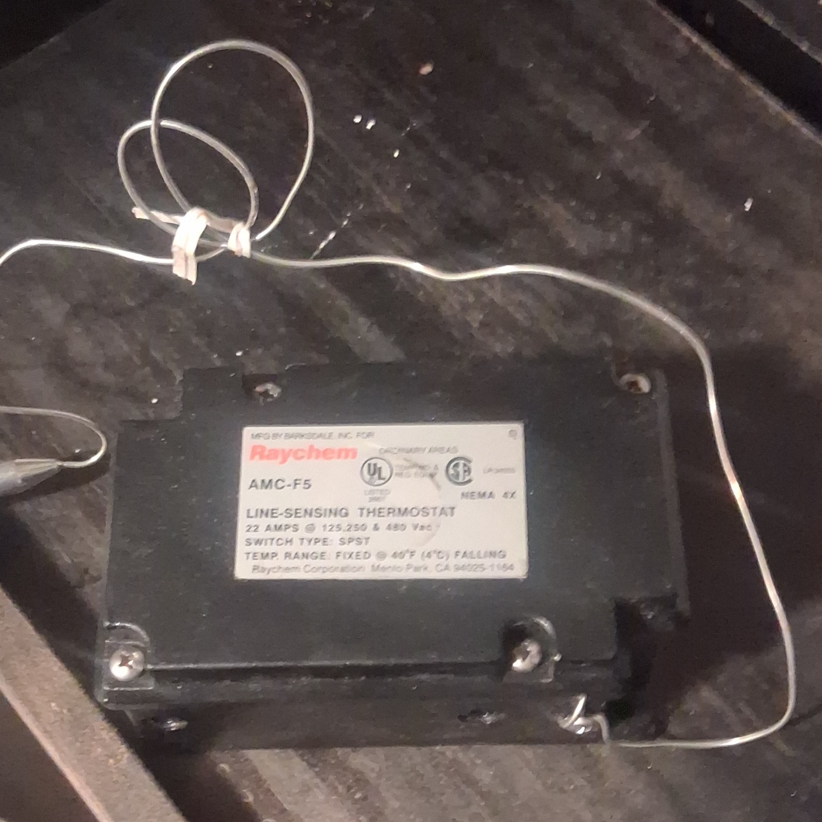 Raychem AMC-F5 Line-Sensing Thermostat NEMA 4X Non-Programmable Adjustable