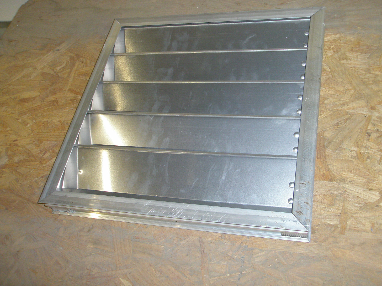 18″X18″ ALUMINUM EXHAUST LOUVER LOUVERED VENT, GRAVITY CLOSE LITE DING SEE PICS
