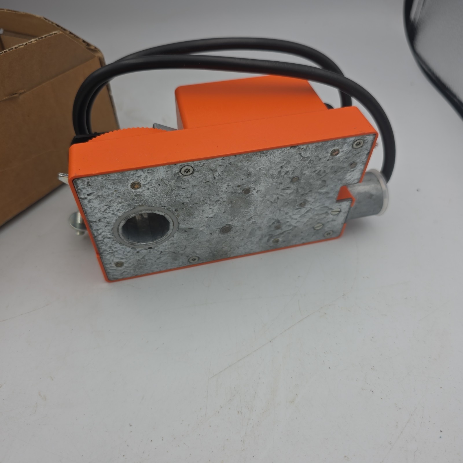 NEW IN BOX – Belimo NM24 US Actuator 24 V AC/DC 50 in-lb (6 Nm) Switzerland
