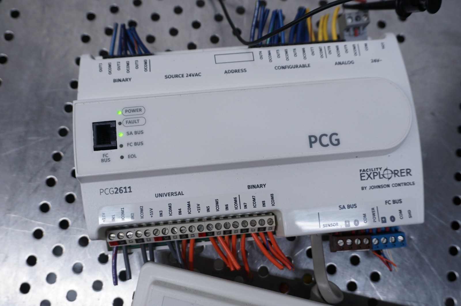 JOHNSON CONTROLS PCG2611 FX-PCG2611-0 Rev L PROGRAMMABLE CONTROLLER w/ display