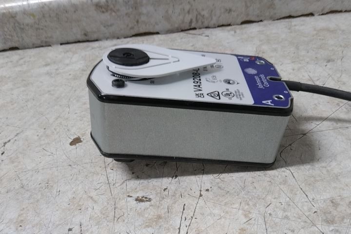 Johnson Controls VA9208-GGA-3 24VAC 70 In-Lb Electric Ball Valve Actuator (C)